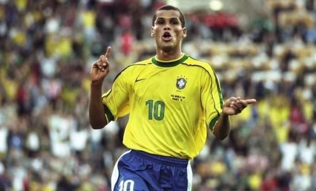 足球市场：米兰、那不勒斯有意热刺前锋库卢塞夫斯基.